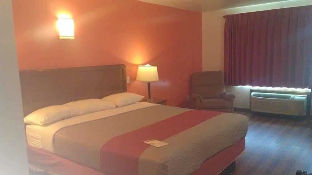 Motel 6-Hesperia, Ca - West Main Street I-15 Esterno foto