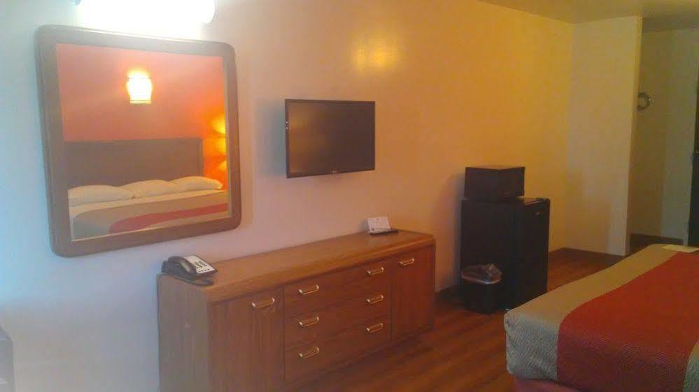 Motel 6-Hesperia, Ca - West Main Street I-15 Esterno foto